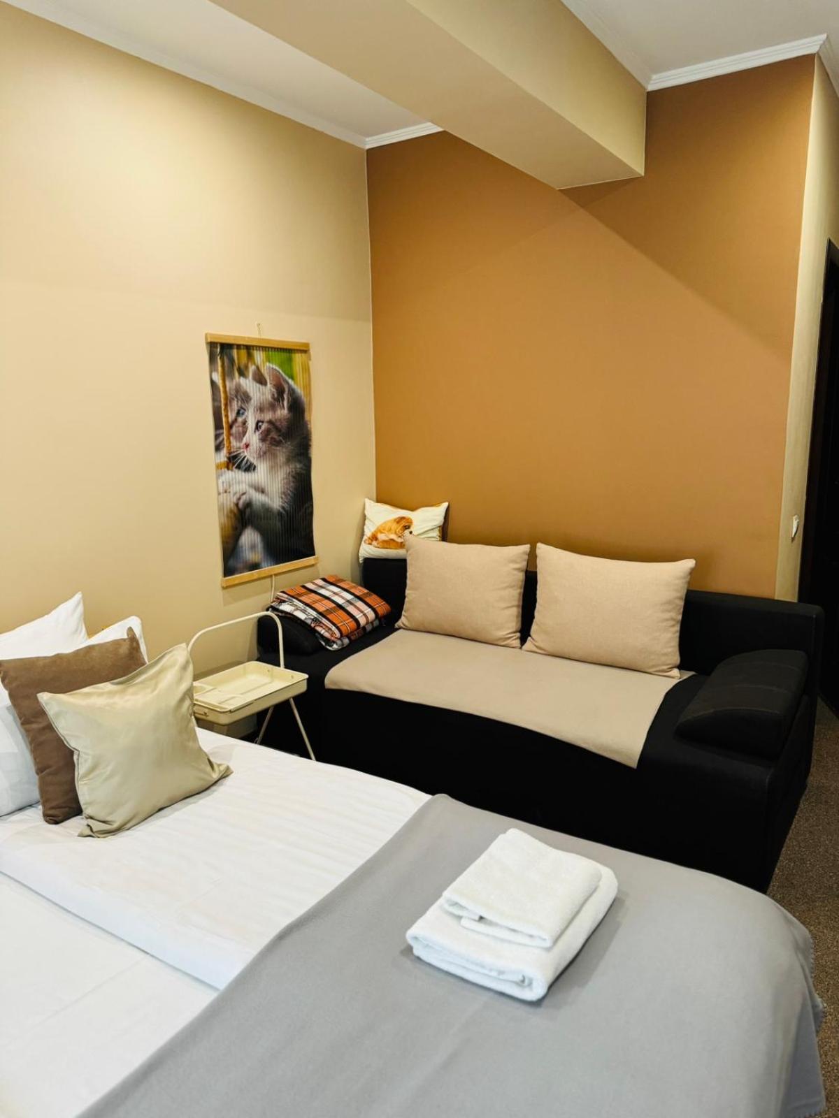 Apart Hotel Avinos Lviv Exterior photo